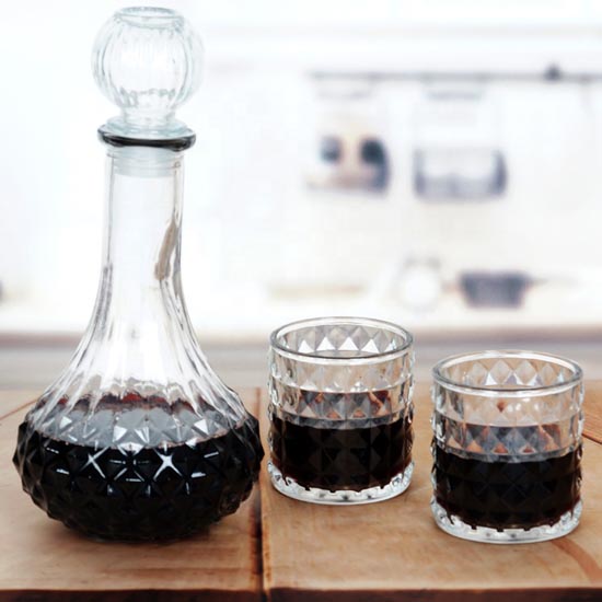 set of 3 stopper lid glass wine decanter set
